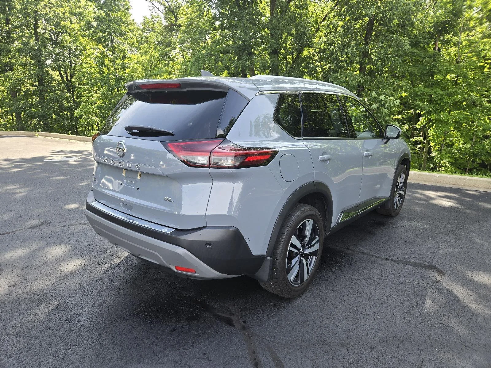 Used 2021 Boulder Gray Pearl Nissan SL image 3