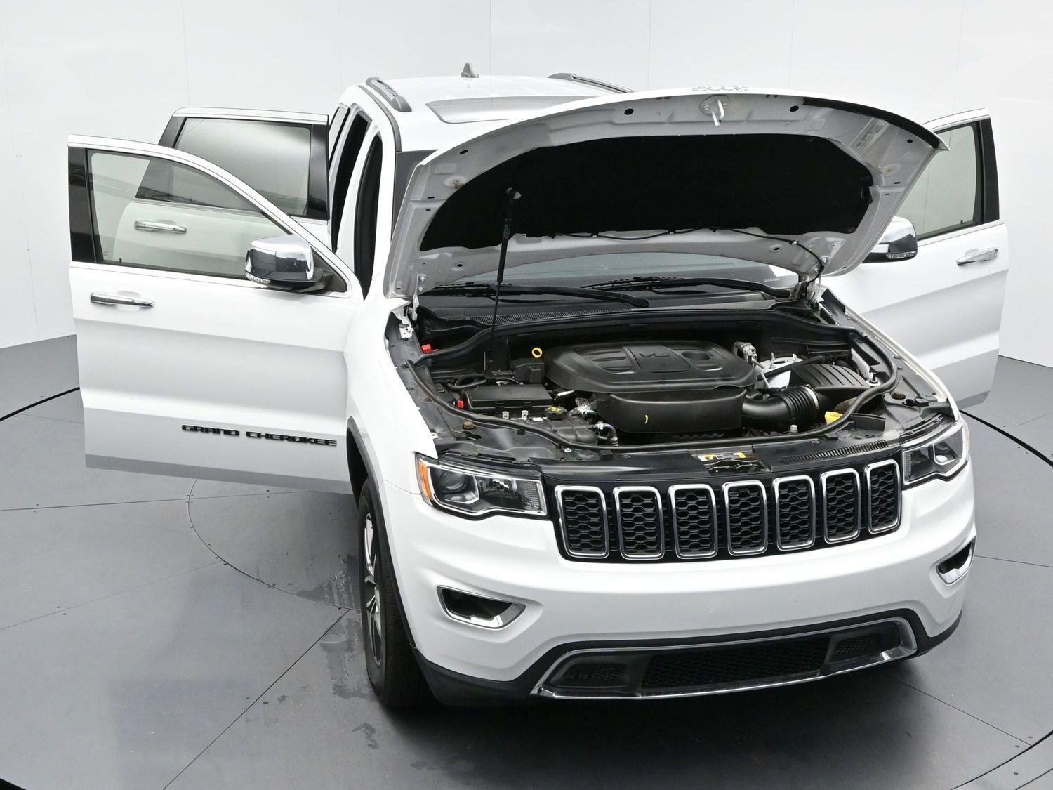 Used 2021 Bright White Clearcoat Jeep Limited image 41
