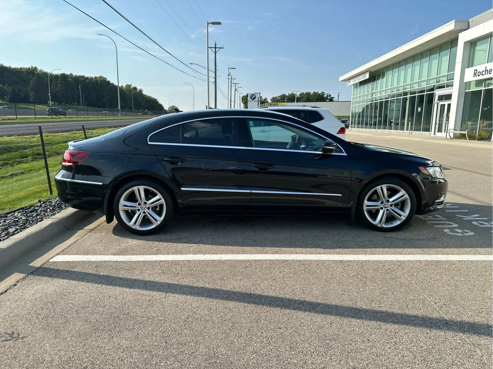 Used 2013 Deep Black Metallic Volkswagen Sport Plus image 8
