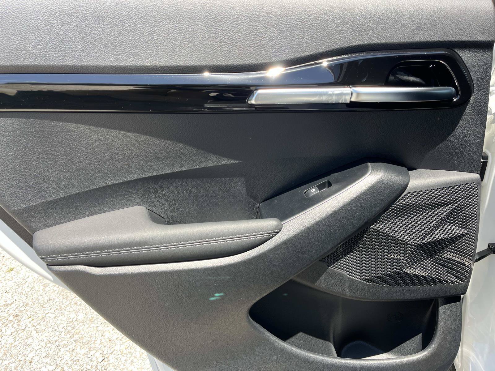 New 2026 Snow White Pearl Kia S image 19