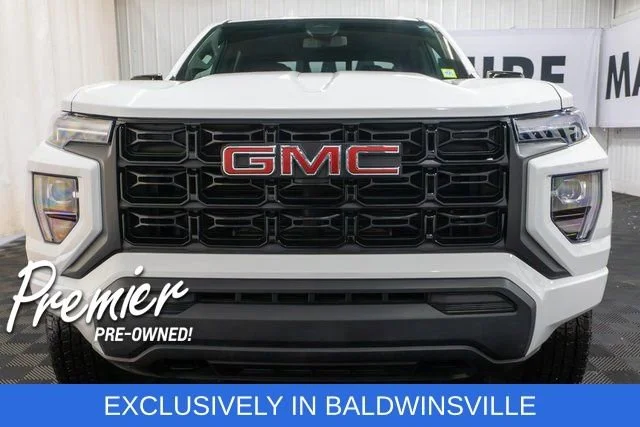 Used 2025 Summit White GMC Elevation image 3