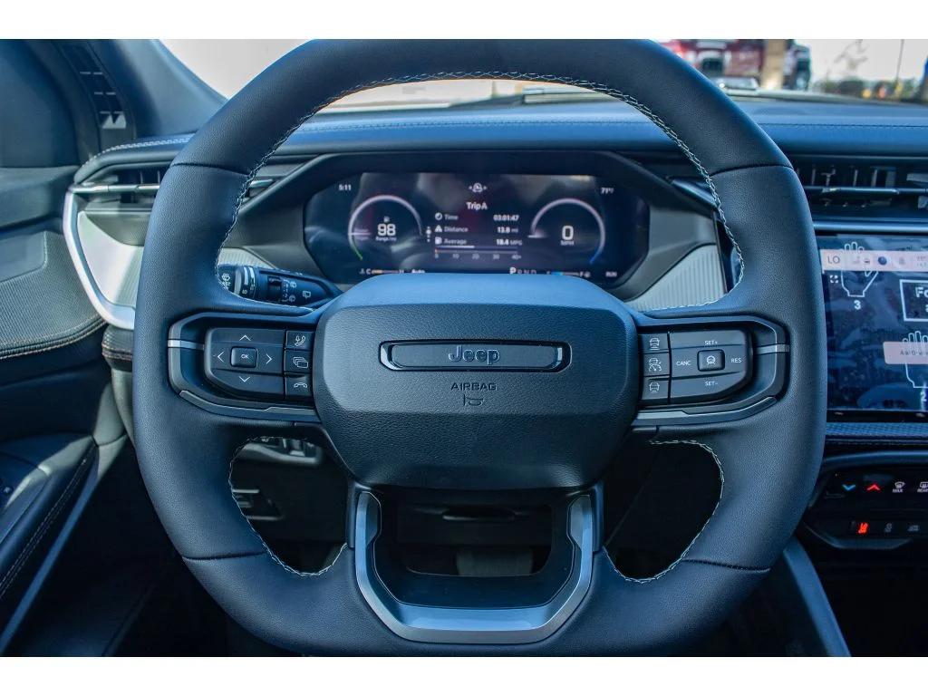 New 2026 Bright White Clearcoat Jeep Laredo image 19
