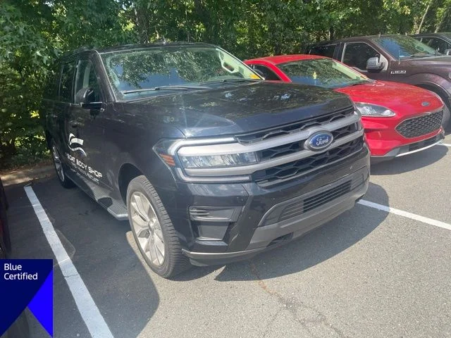 Used 2022 Black Ford XLT image 4