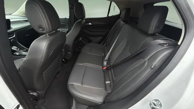 Used 2025 Summit White Buick Preferred image 19