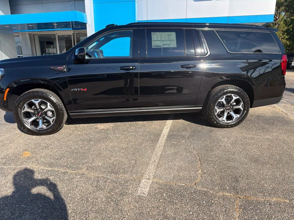 New 2026 Onyx Black GMC AT4 Ultimate image 2