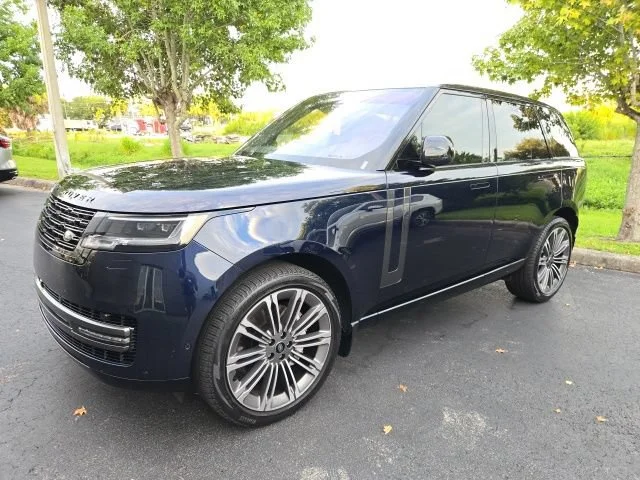 2023 Land Rover Range Rover SE
