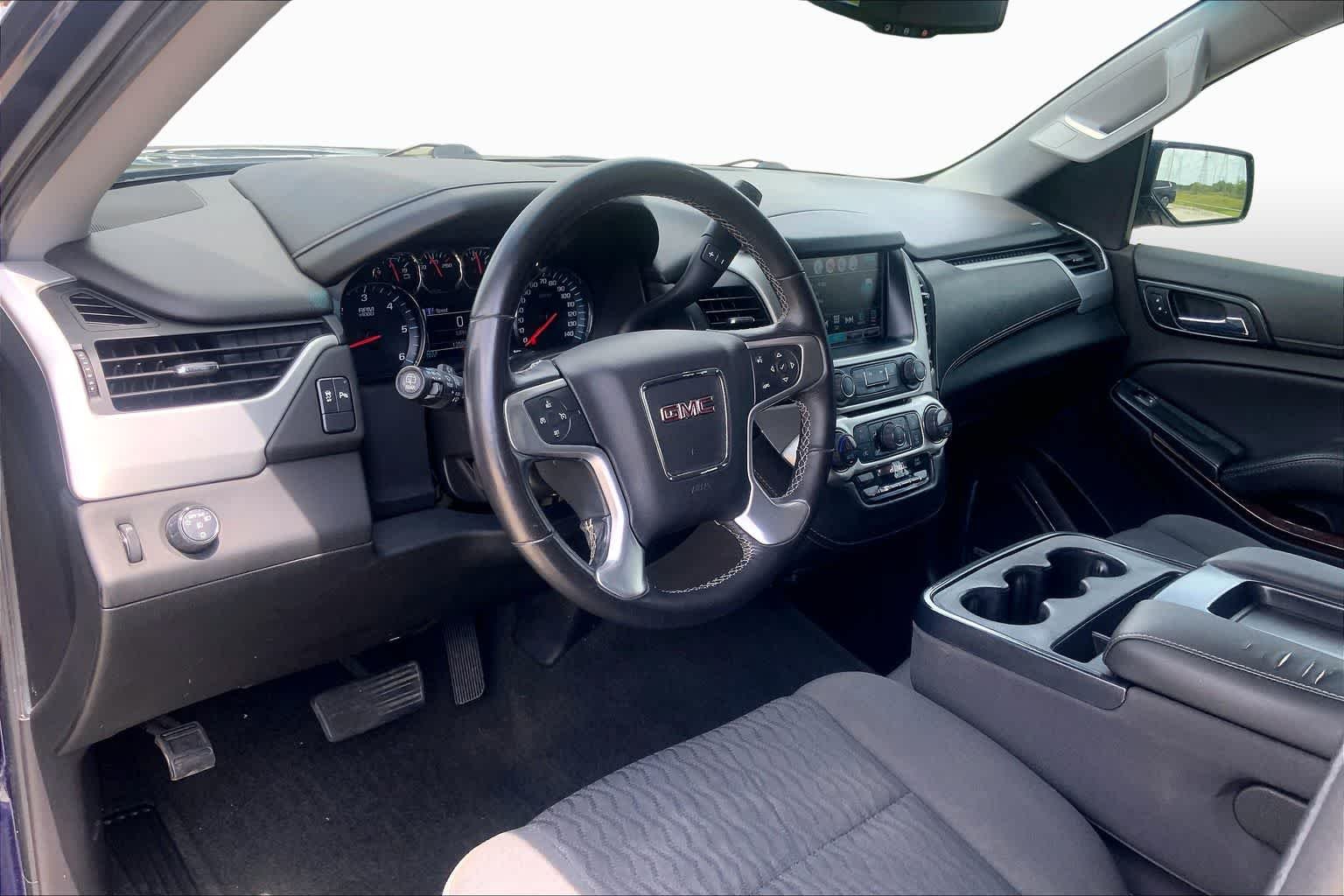 Used 2018 Dark Sapphire Blue Metallic GMC SLE image 16