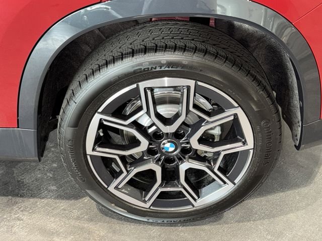 New 2026 Vegas Red Metallic BMW xDrive28i image 25