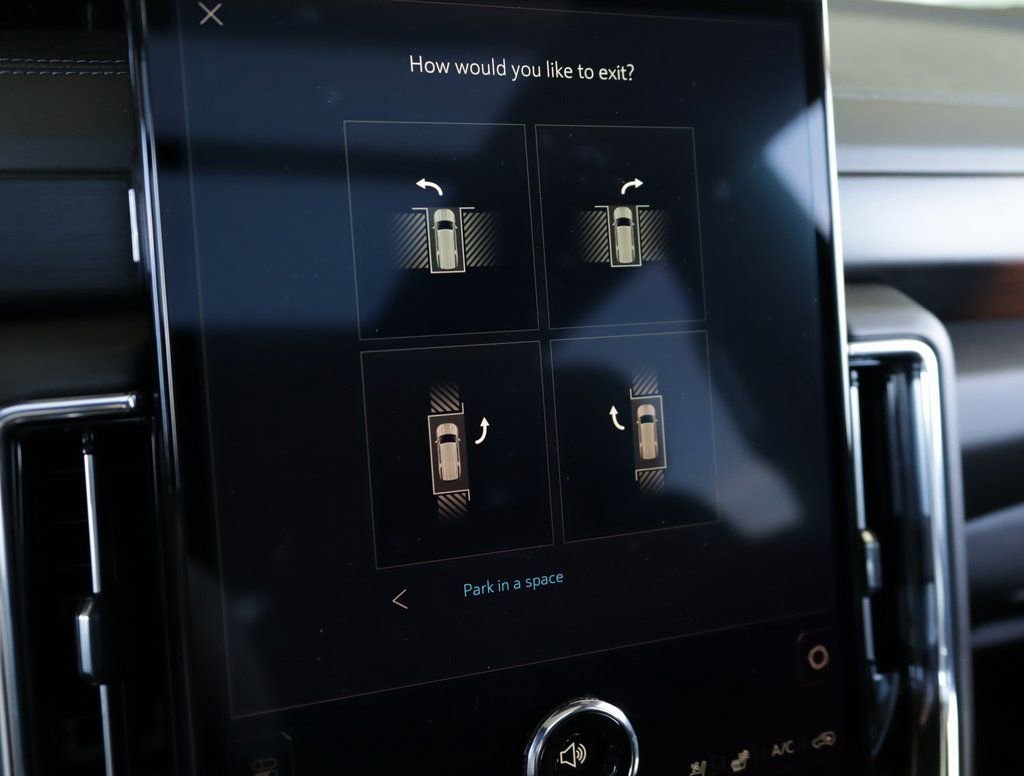 2026 GMC Yukon XL Denali - Photo 18