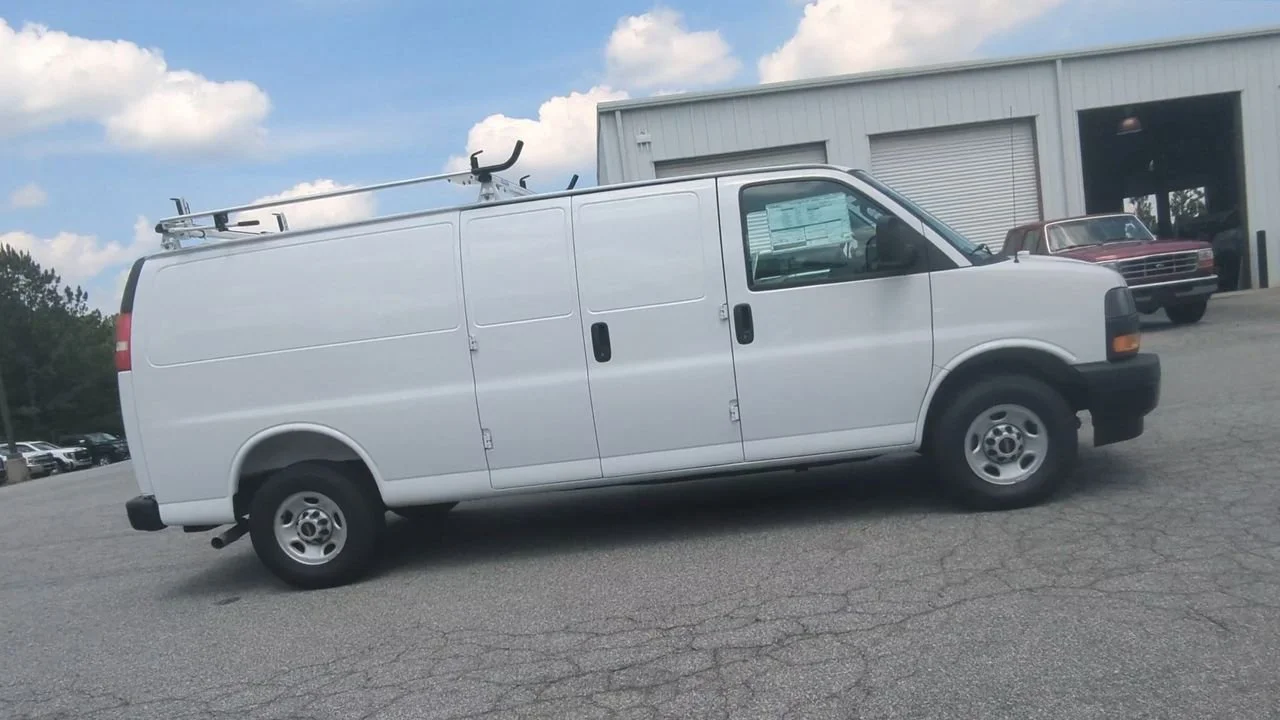 2025 GMC Savana Cargo Work Van - Photo 9