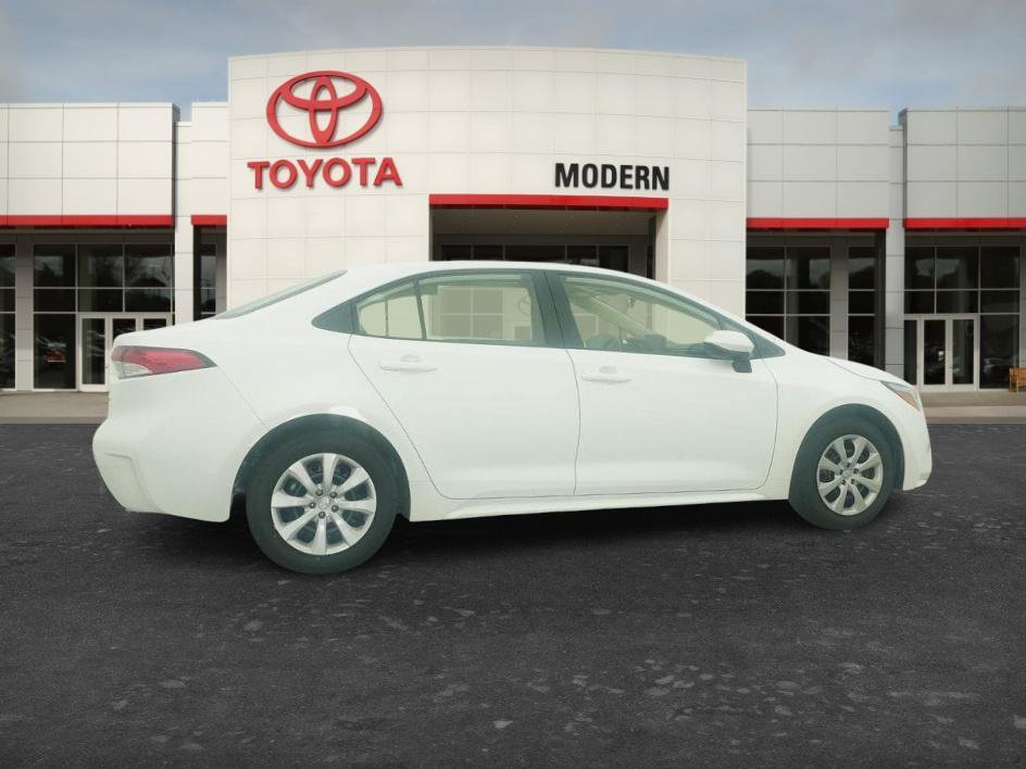 New 2026 Ice Cap Toyota Hybrid LE image 15