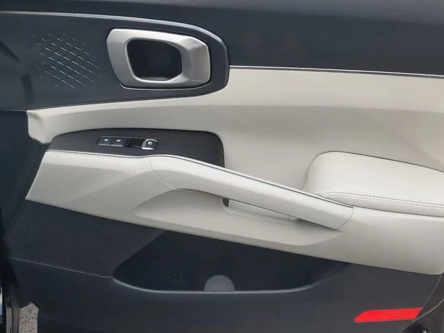 2025 Kia Sorento S - Photo 32