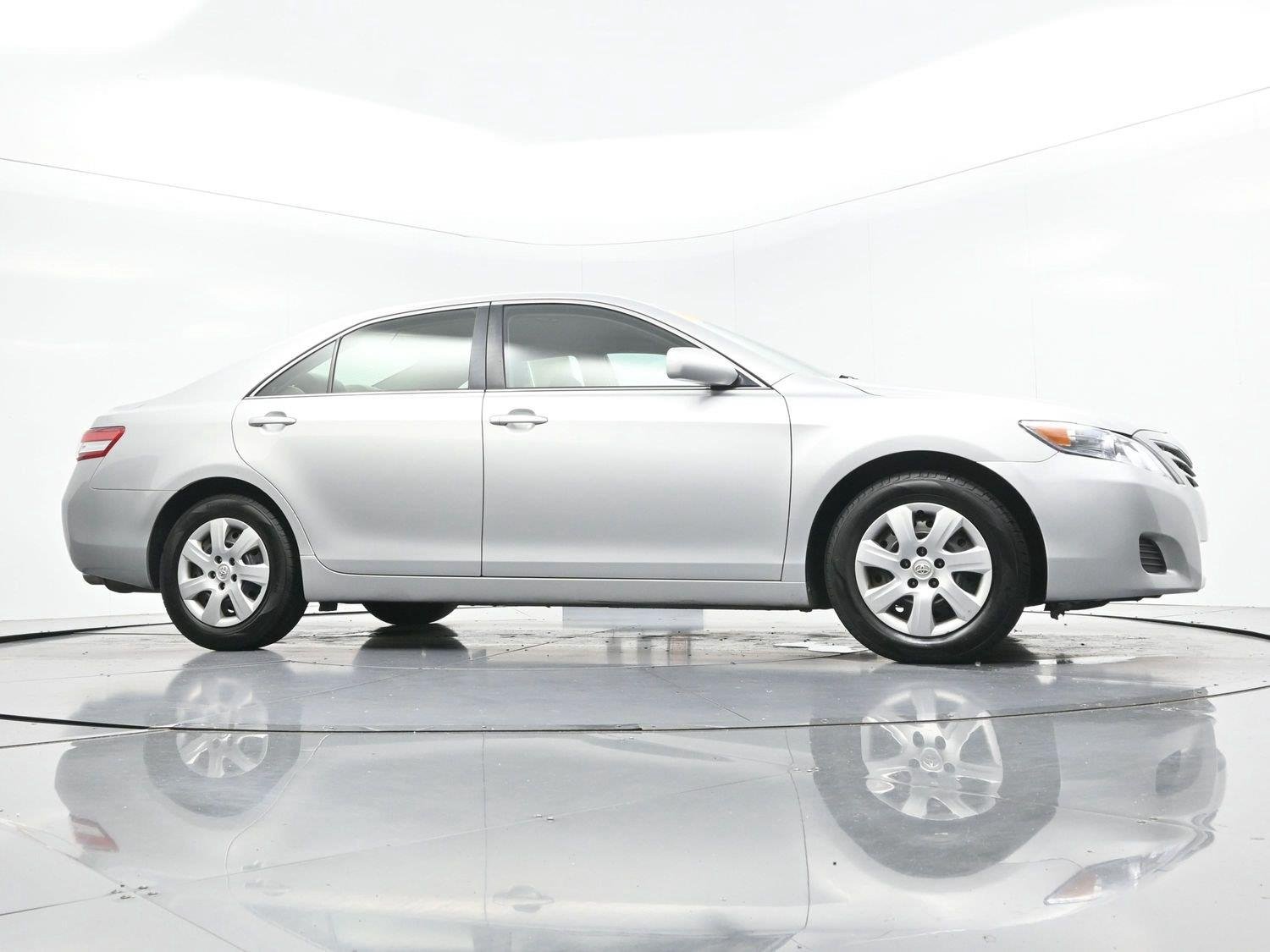 Used 2010 Classic Silver Metallic Toyota LE image 37