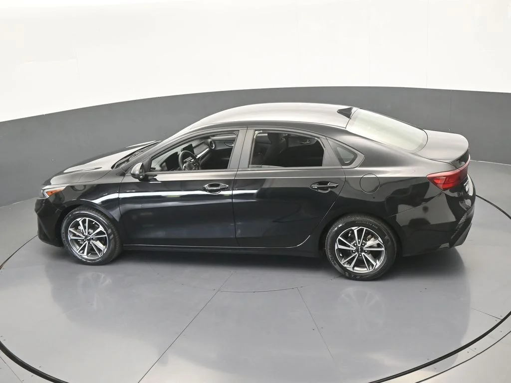 Used 2023 Aurora Black Pearl Kia LXS image 43