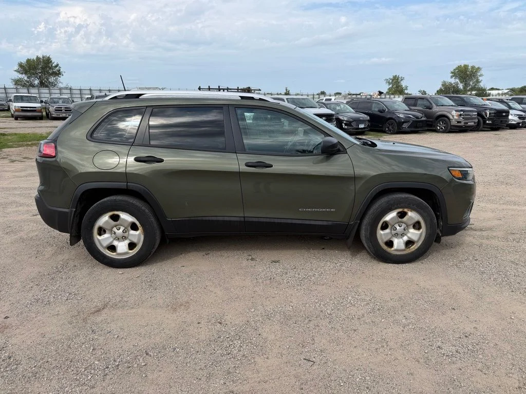 Used 2020 Green Jeep Sport image 1