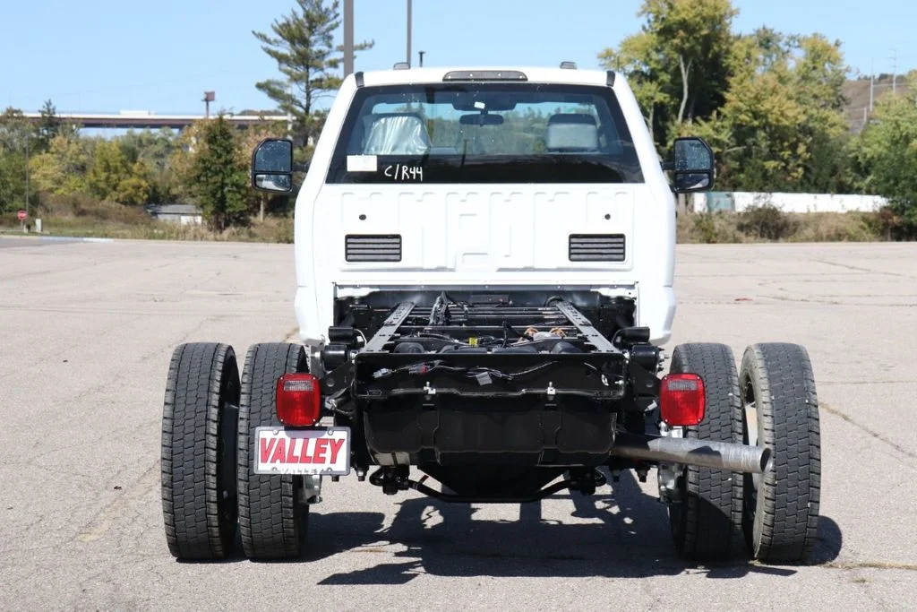 New 2026 Oxford White Ford F-550® XL image 7