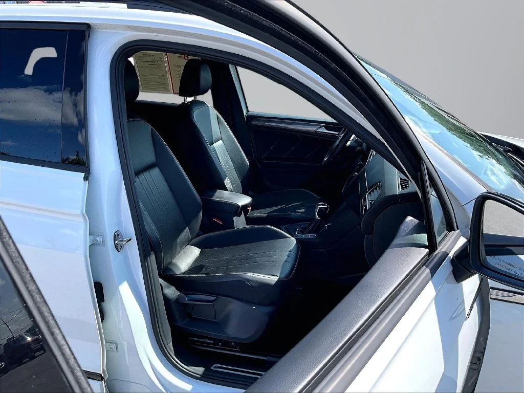 Used 2022 White Volkswagen 2.0T SE R-Line Black image 8