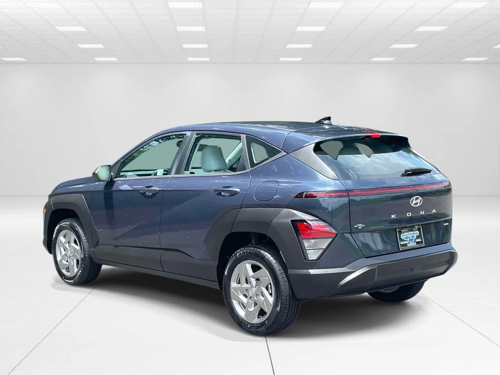 Used 2024 Blue Hyundai SE image 4
