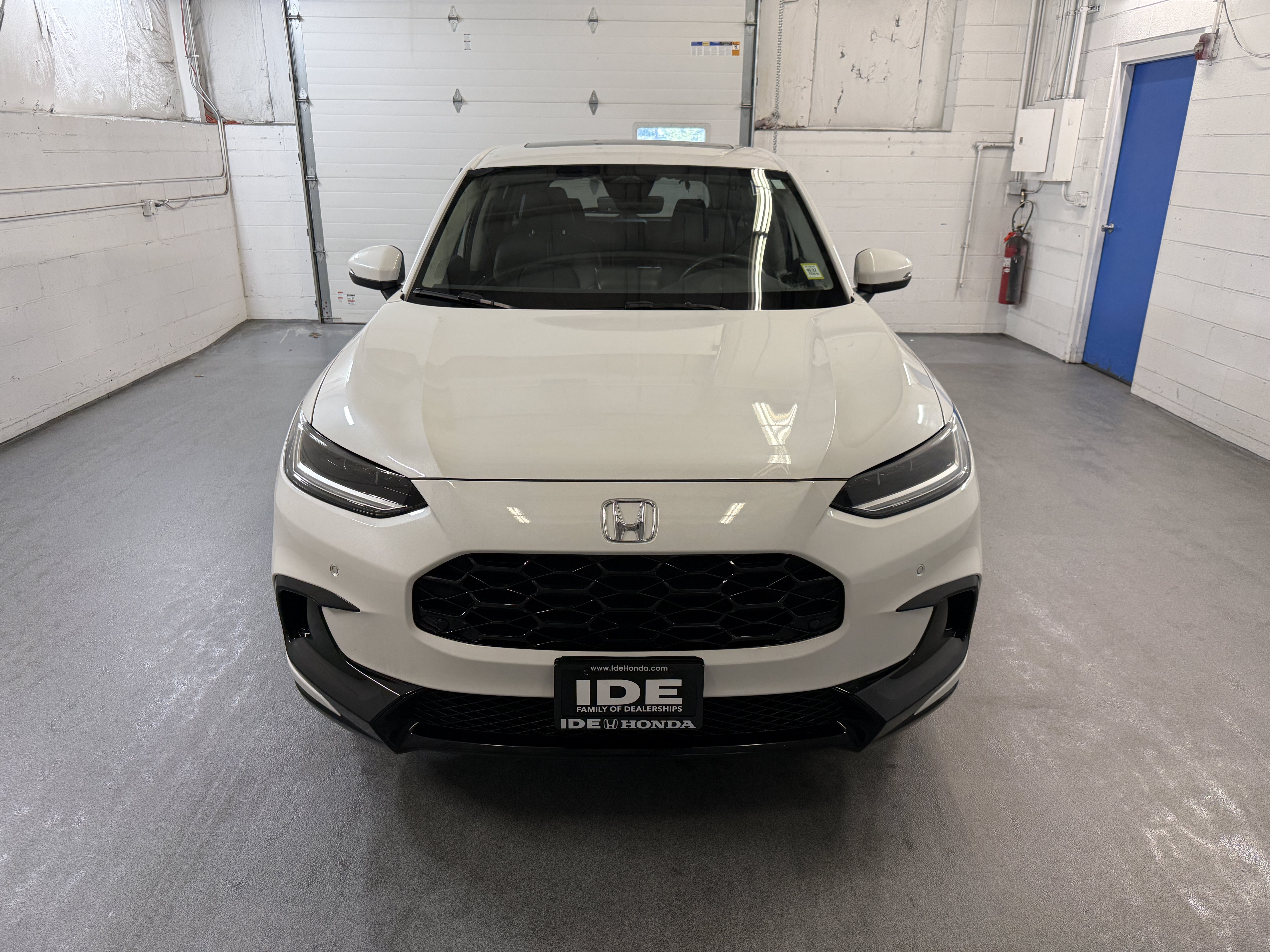 Used 2023 Platinum White Pearl Honda EX-L image 3