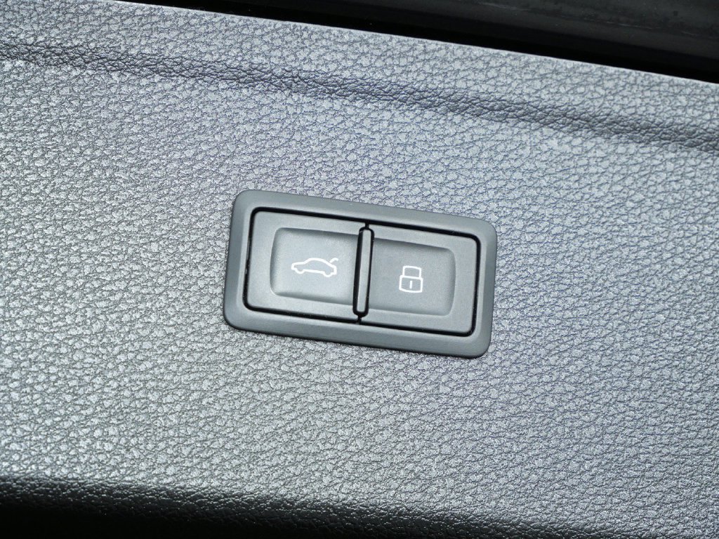 Used 2020 Blue Audi 45 Premium Plus image 28
