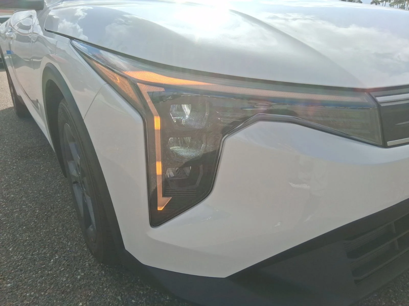 New 2026 White Kia LXS image 7