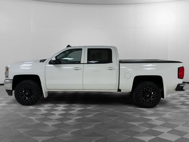 Used 2018 White Chevrolet LT image 2