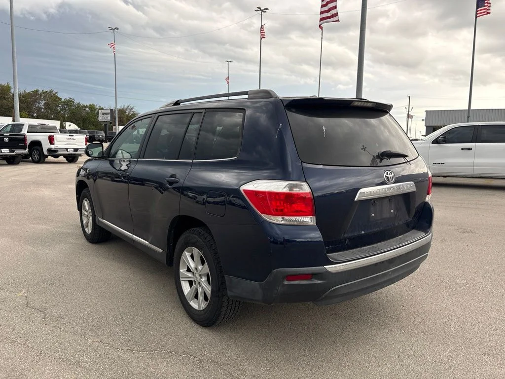 Used 2011 Toyota Highlander Base with VIN 5TDZA3EH5BS012567 for sale in Pryor, OK