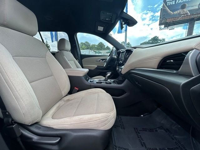 Used 2022 Silver Chevrolet LS image 11