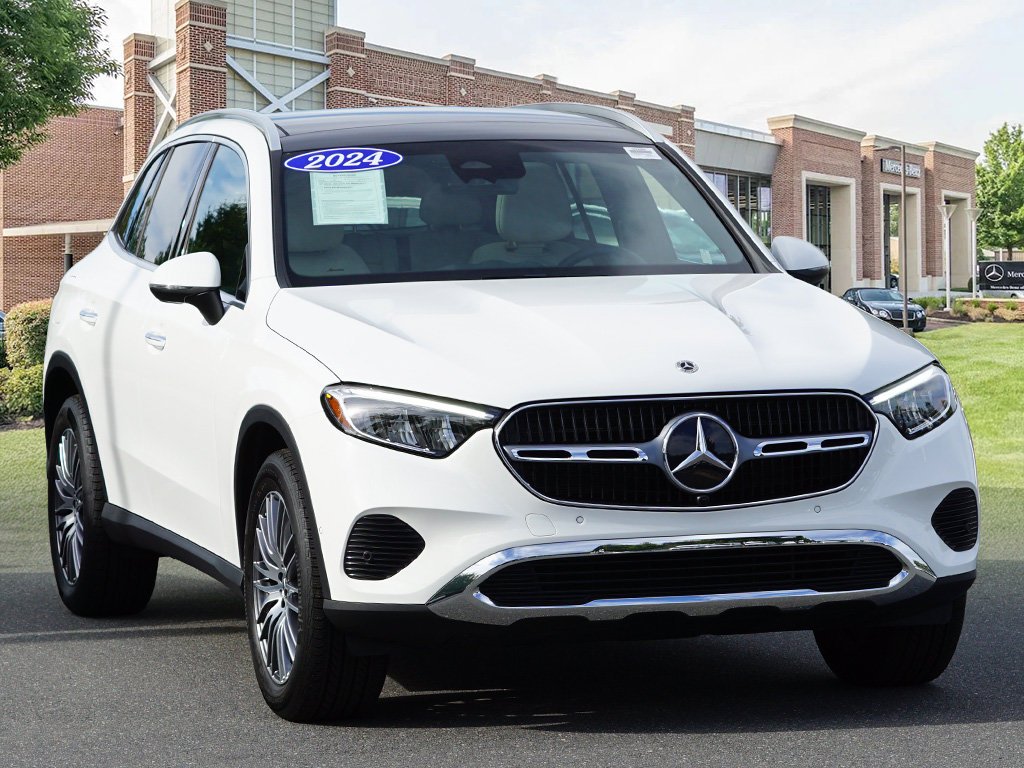 Certified Used 2024 Polar White Mercedes-Benz GLC 300 image 3