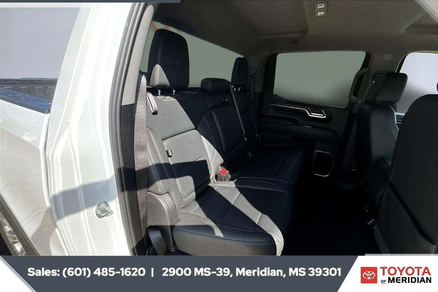 2024 GMC Sierra 1500 SLT - Photo 20