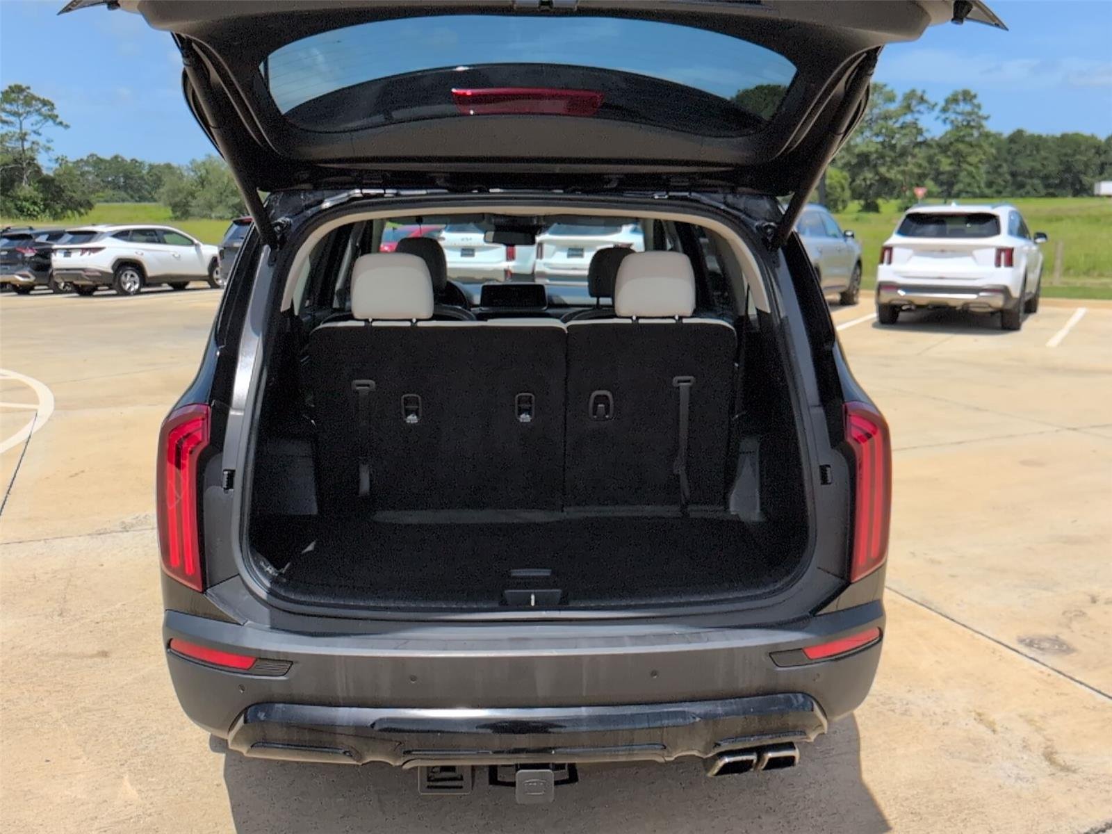 Used 2021 Ebony Black Kia EX image 7