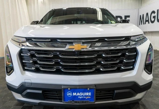 New 2027 Summit White Chevrolet LT image 3