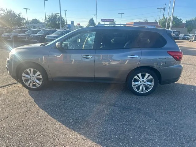 Used 2019 Gun Metallic Nissan SL image 6