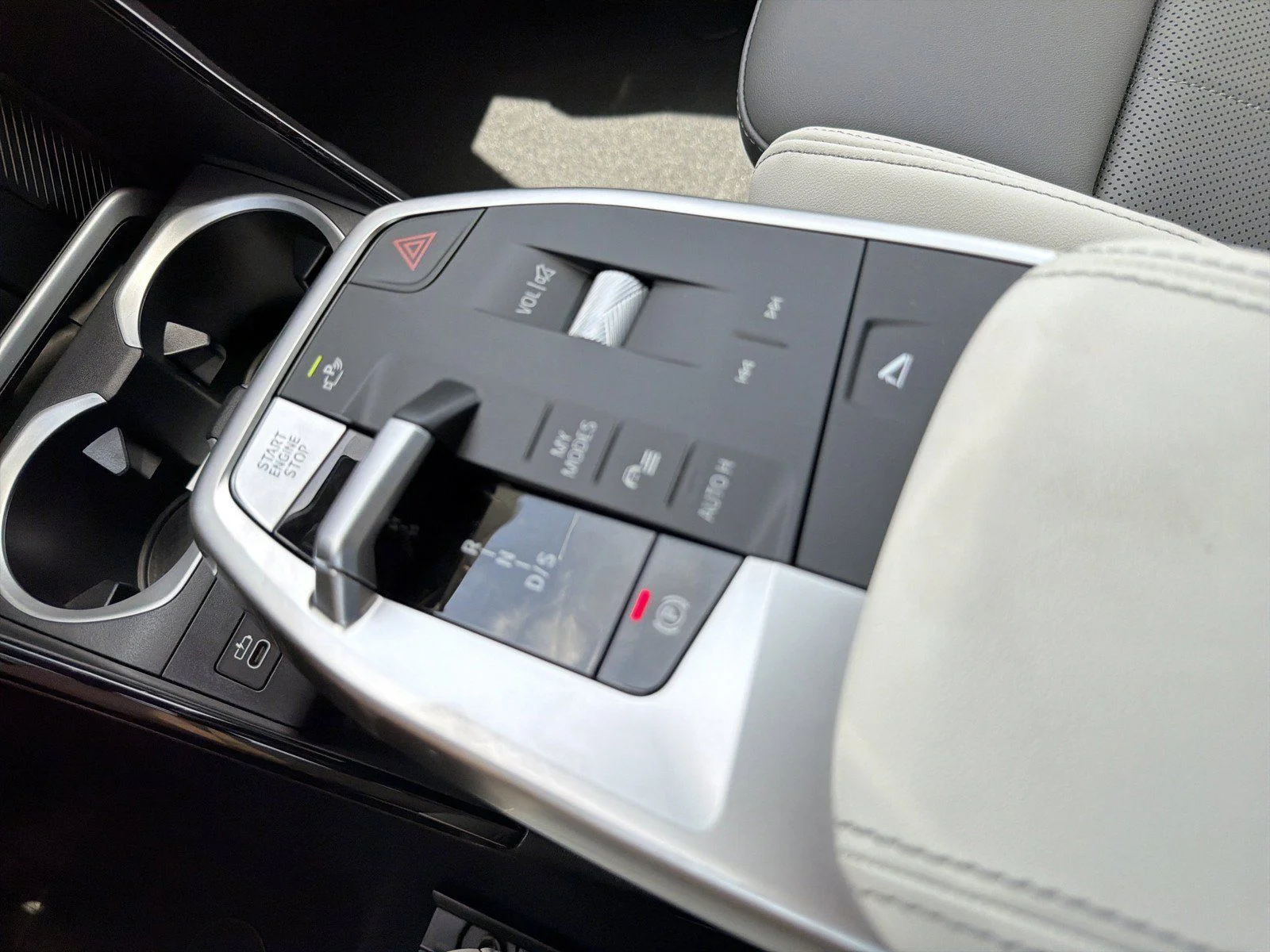 New 2026 Brooklyn Grey Metallic BMW xDrive28i image 34