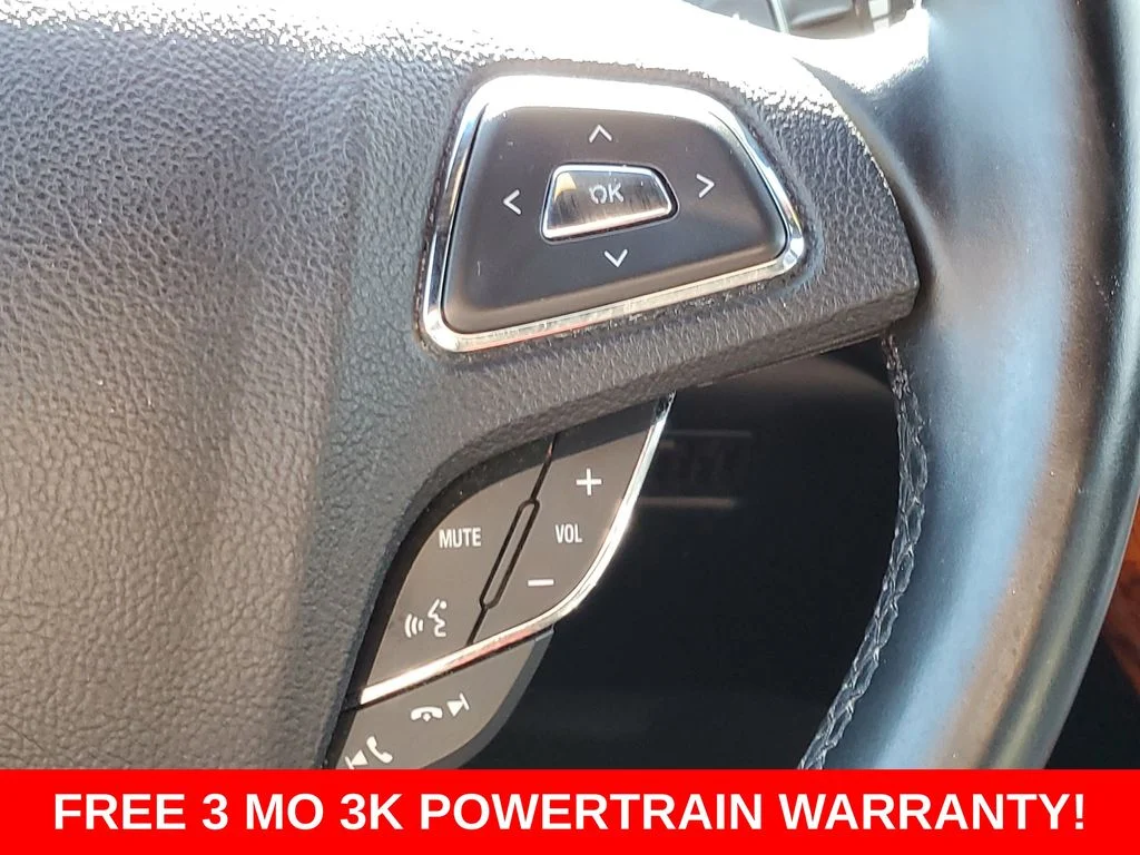 Used 2016 Silver Lincoln Select image 19