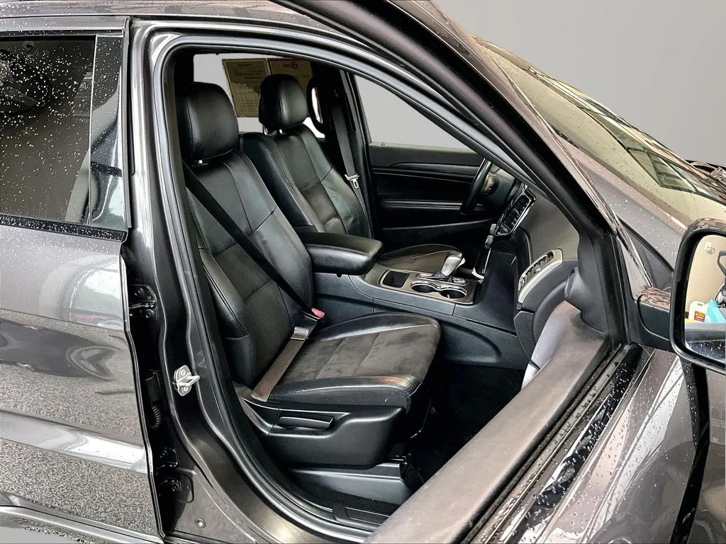 Used 2020 Gray Jeep Altitude image 8