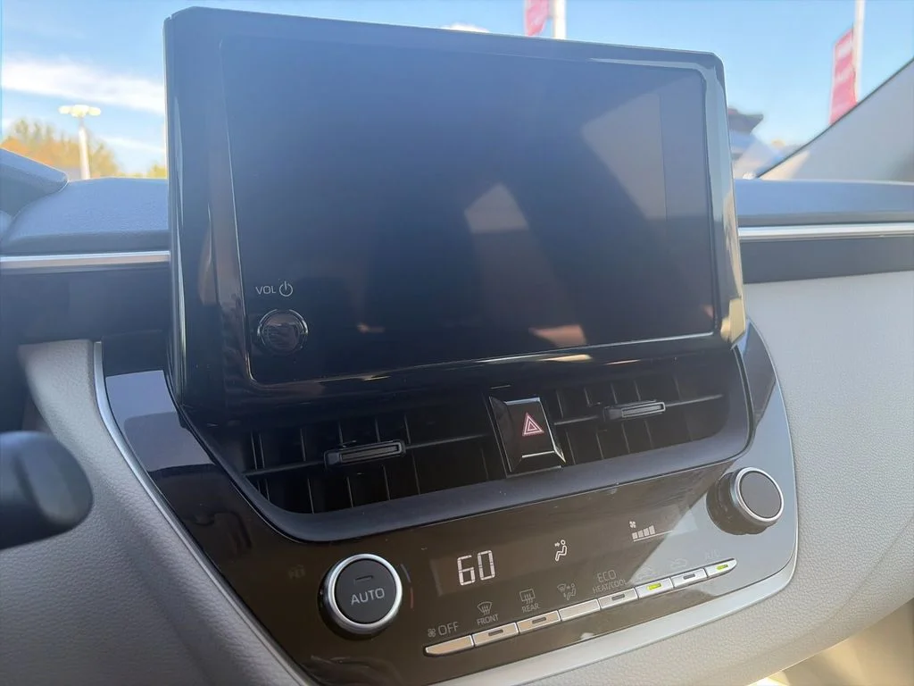 Used 2024  Toyota LE image 21