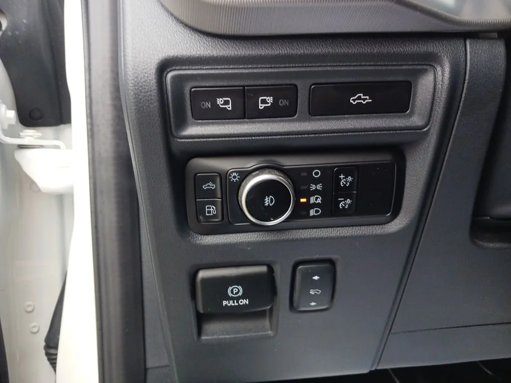 Used 2024 White Ford Lariat image 39