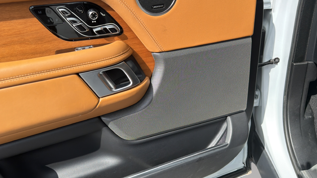 Used 2020 Fuji White Land Rover Autobiography image 26