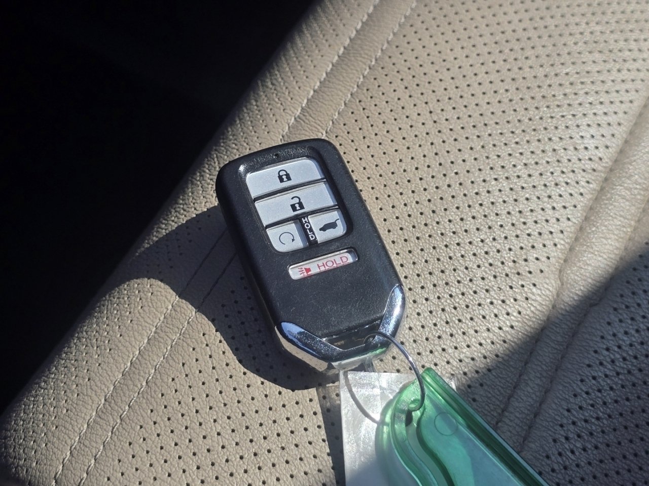 Used 2017 White Honda EX-L image 34