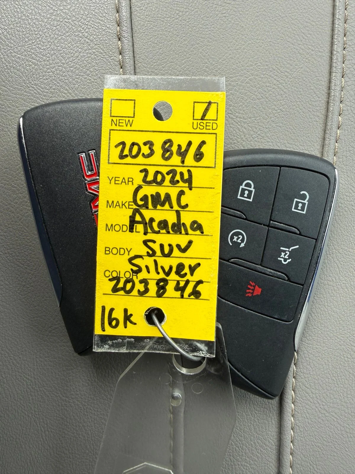 Used 2024 Silver GMC Elevation image 17