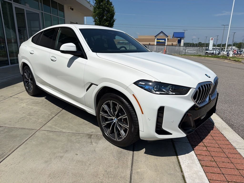 Used 2024 Alpine White BMW xDrive40i image 8