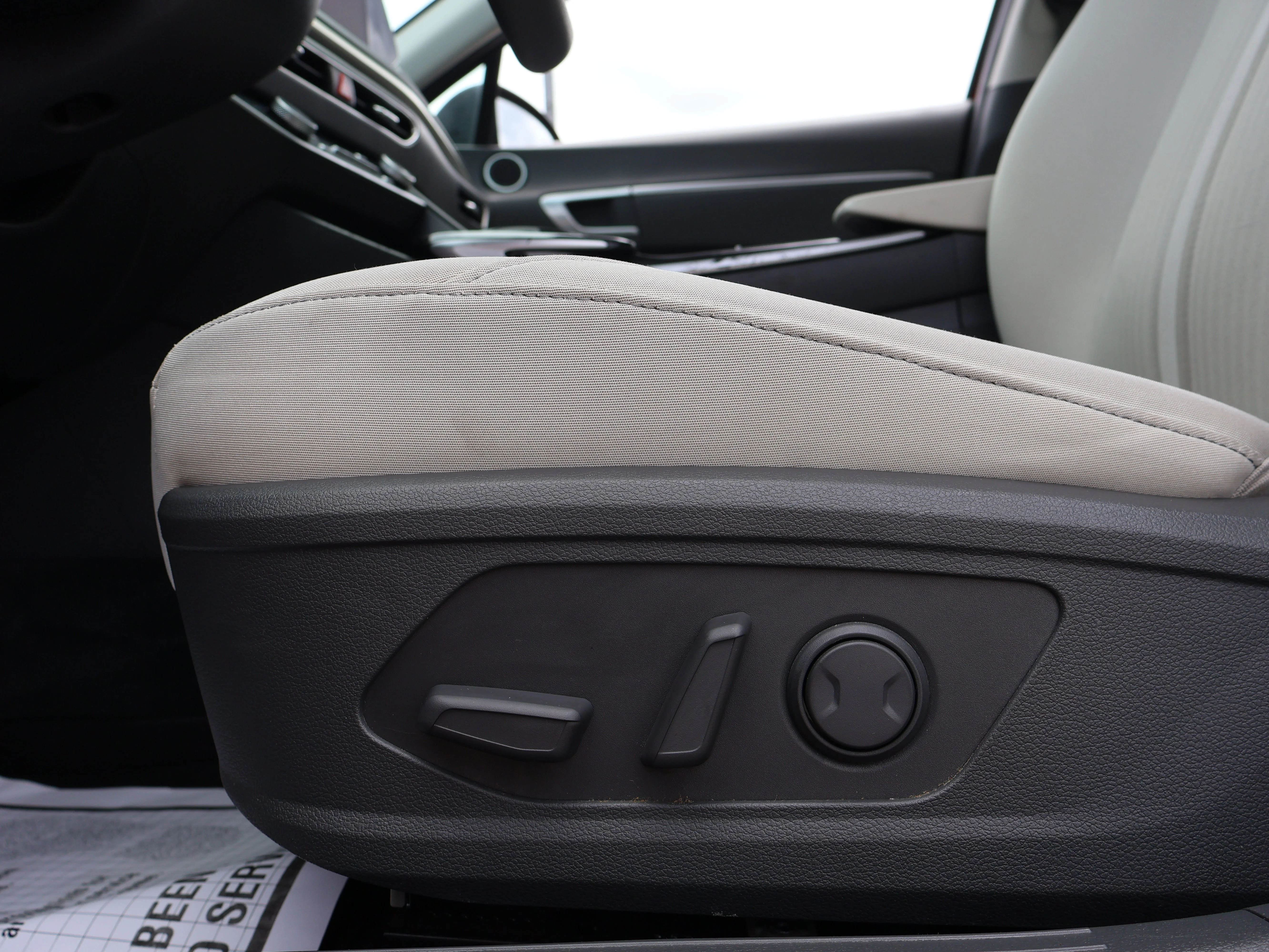 Used 2023 Ultimate Red Hyundai SEL image 20