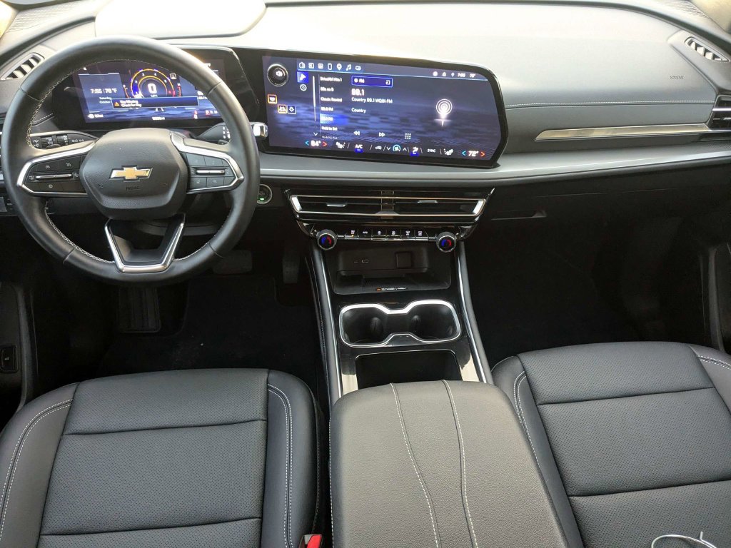 Used 2025 Gray Chevrolet LT image 20
