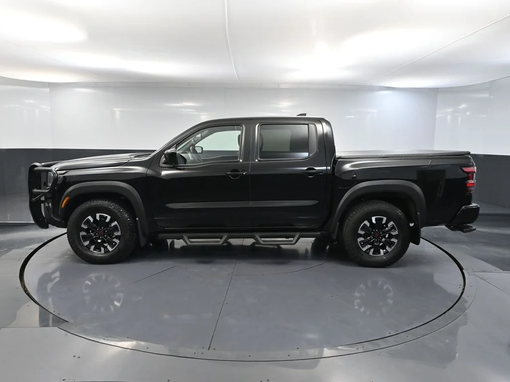 Used 2023 Black Nissan PRO-4X image 9