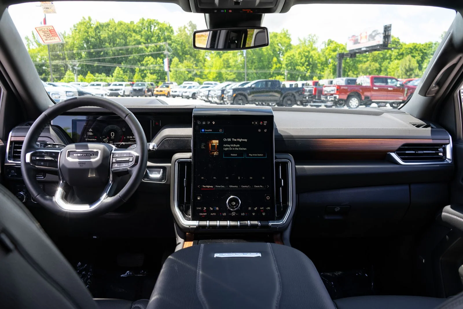 Used 2025 White GMC Denali image 20