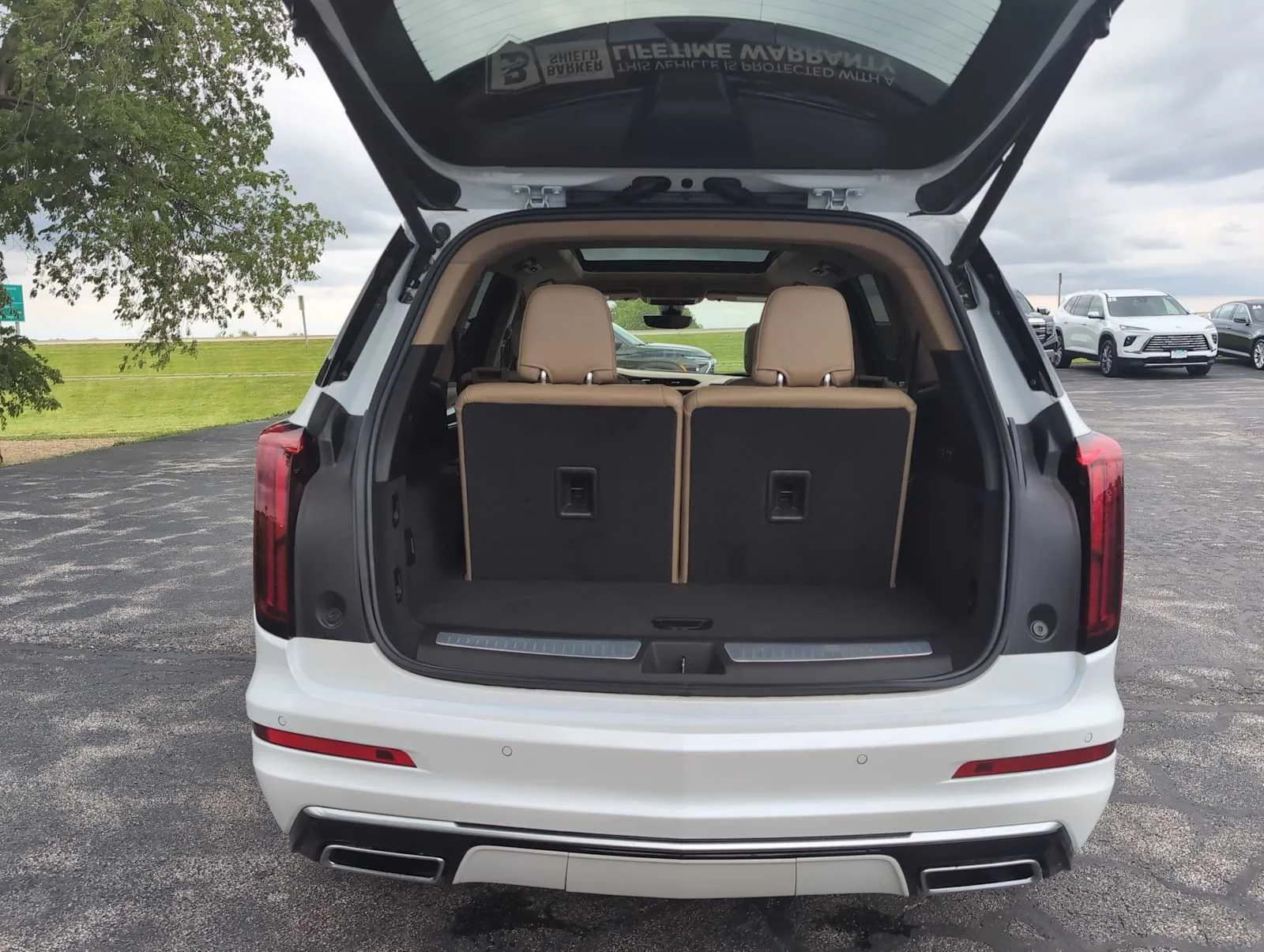 Used 2024 Crystal White Tricoat Cadillac Premium Luxury image 28