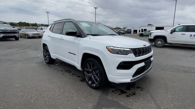 Used 2025 White Jeep Limited 4x4 image 2