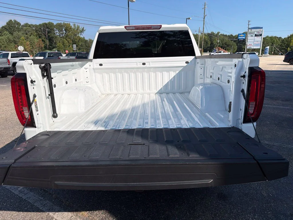 Used 2025 Summit White GMC SLT image 9