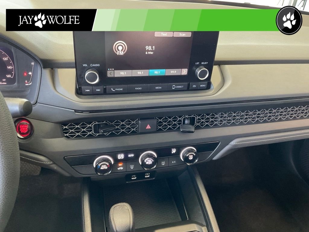 Used 2023  Honda LX image 14